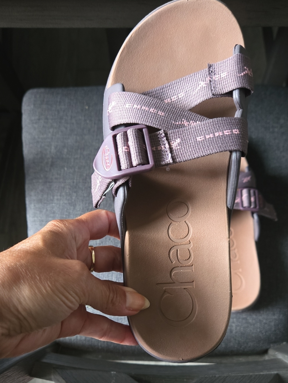 NWOB New Chaco Slide Sandals in Mauve Straps and Tan Footbed - Picture 2 of 6